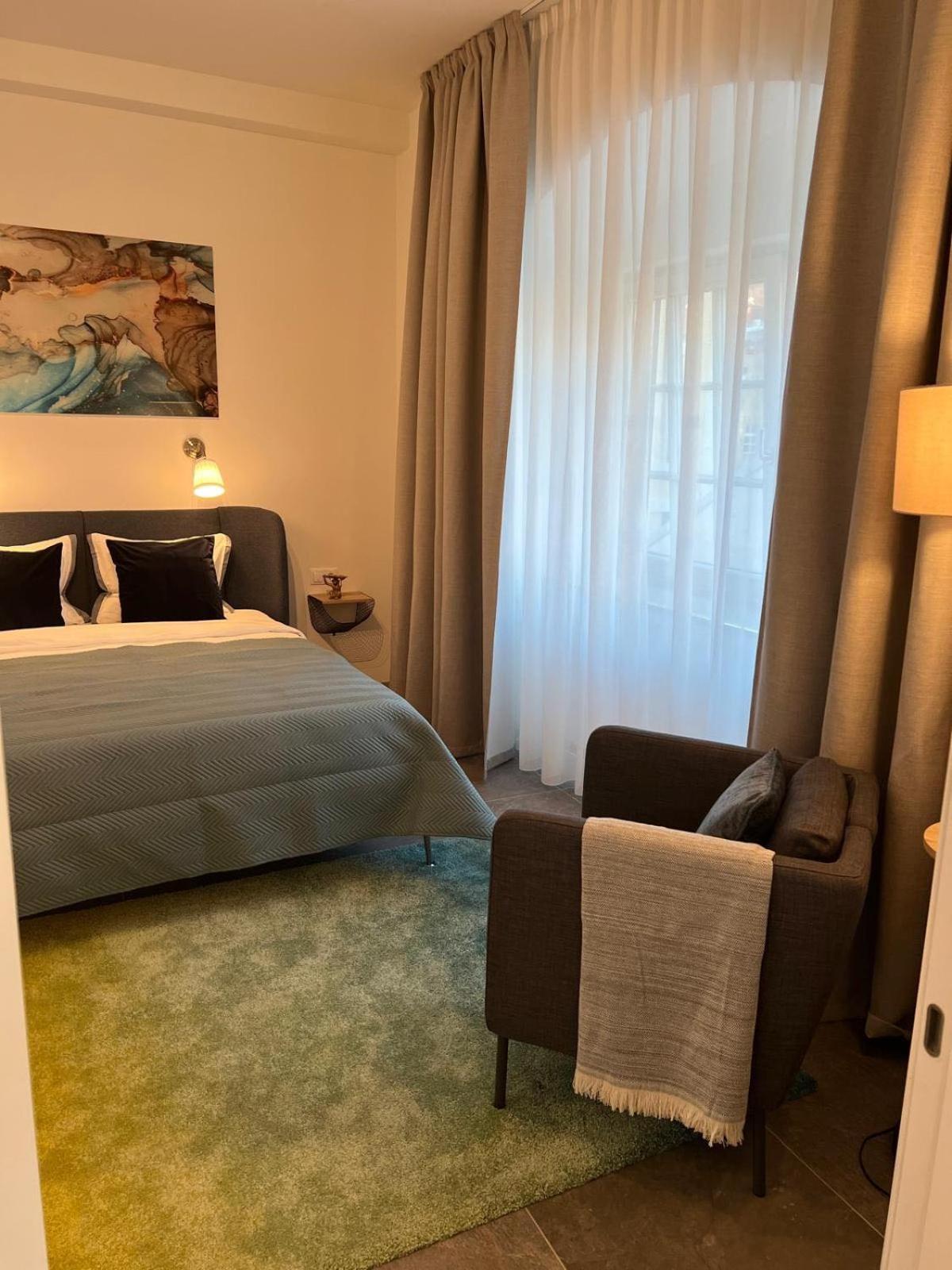 Căn hộ Old Great Location & View - Unique 2bdr 80m2 Riga